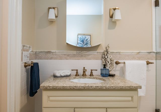 74 Humphrey 1, Swampscott, MA 01907