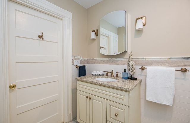 74 Humphrey 1, Swampscott, MA 01907