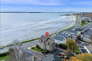 74 Humphrey 1, Swampscott, MA 01907
