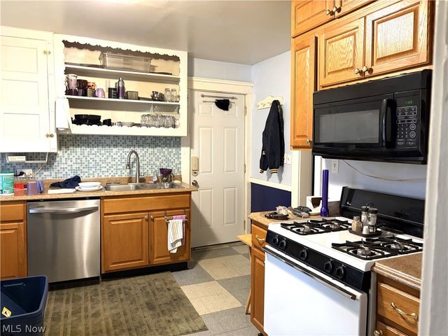 969 Evangeline Road, Cleveland, OH 44110