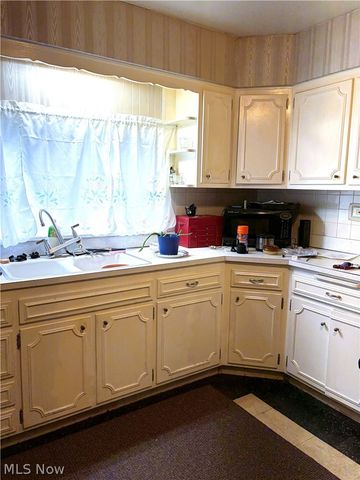 969 Evangeline Road, Cleveland, OH 44110