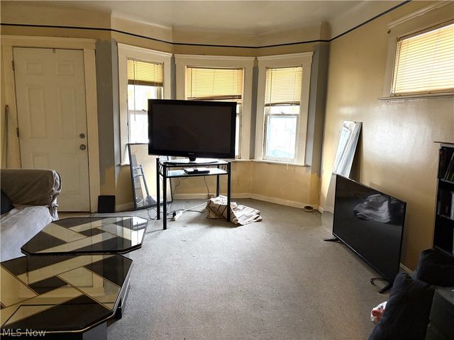 969 Evangeline Road, Cleveland, OH 44110