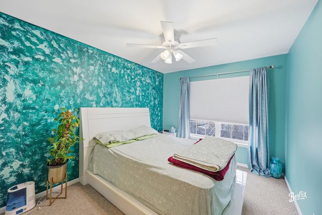 384 W Pointe Drive, Vernon Hills, IL 60061