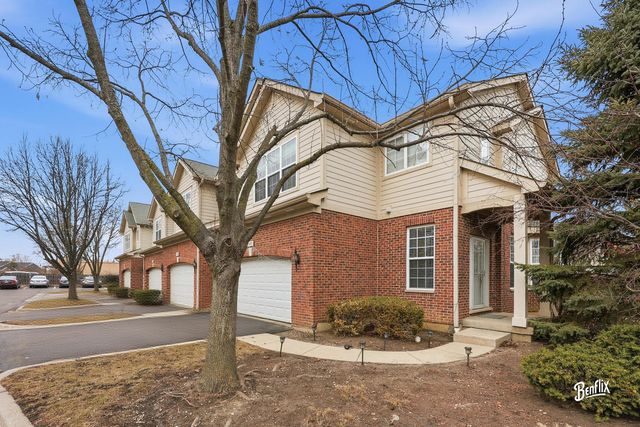 384 W Pointe Drive, Vernon Hills, IL 60061