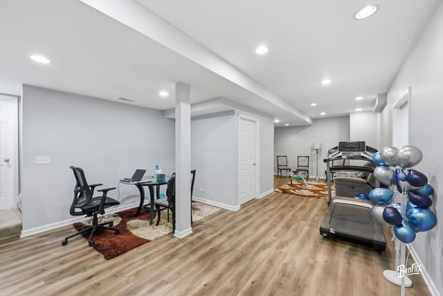 384 W Pointe Drive, Vernon Hills, IL 60061