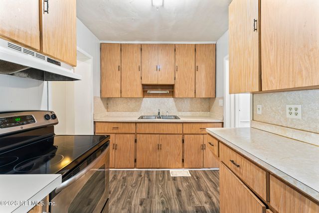 4616 TIMUQUANA Road, Jacksonville, FL 32210