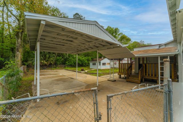 4616 TIMUQUANA Road, Jacksonville, FL 32210
