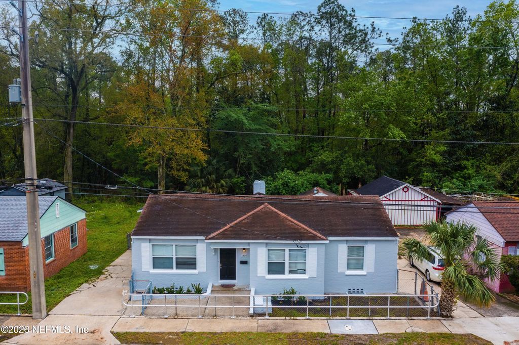 4616 TIMUQUANA Road, Jacksonville, FL 32210