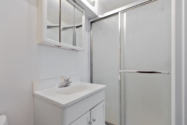 16 E Old Willow Road 202S, Prospect Heights, IL 60070