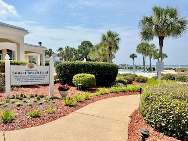 4321 Sunset Beach Boulevard, Niceville, FL 32578