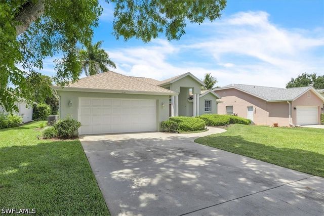 5141 Brixton CT, Naples, FL 34104