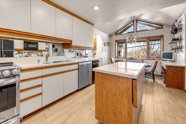 100 Moore Lane, Reno, NV 89509