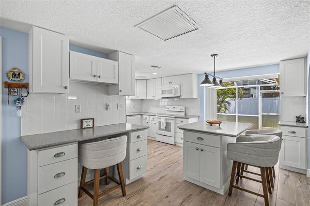 210 WISTERIA ROAD, Venice, FL 34293