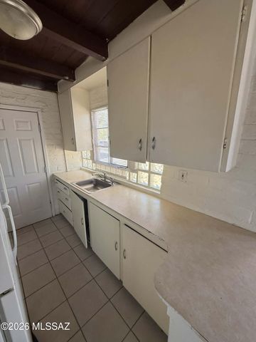 3574 E Bellevue Street, Tucson, AZ 85716