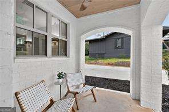 111 Lakeview Drive, Carrollton, GA 30117