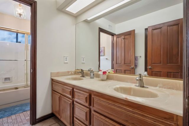 5410 Manteca Circle, Las Vegas, NV 89118