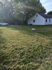 786 Oliver Street, Sheffield Lake, OH 44054