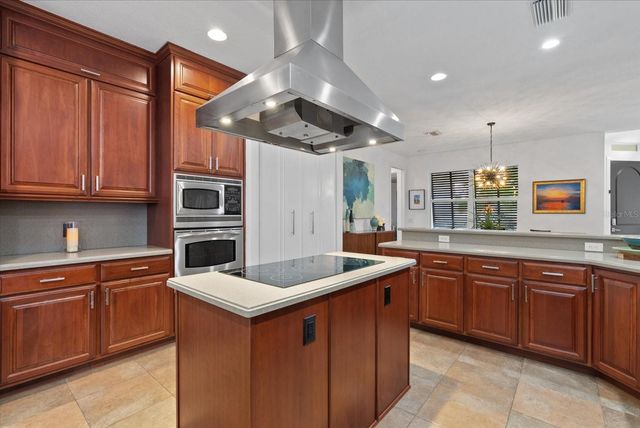 613 INDIANA AVENUE, Nokomis, FL 34275