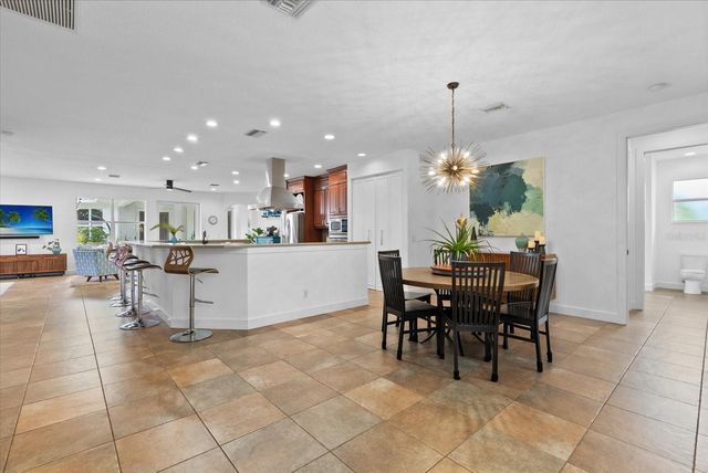 613 INDIANA AVENUE, Nokomis, FL 34275