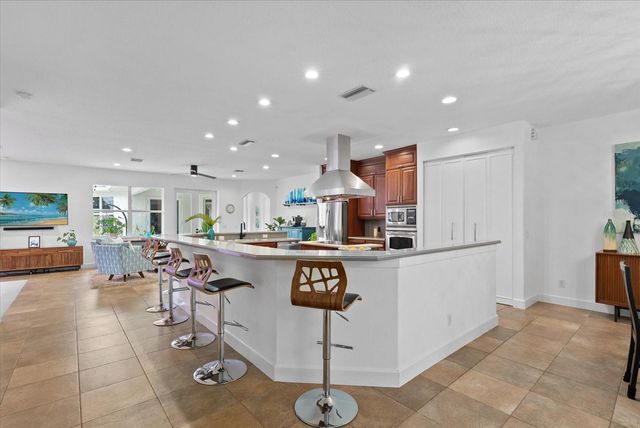 613 INDIANA AVENUE, Nokomis, FL 34275