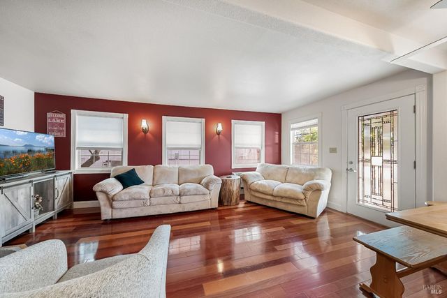 12620 Lakeshore Dr, Clearlake, CA 95422