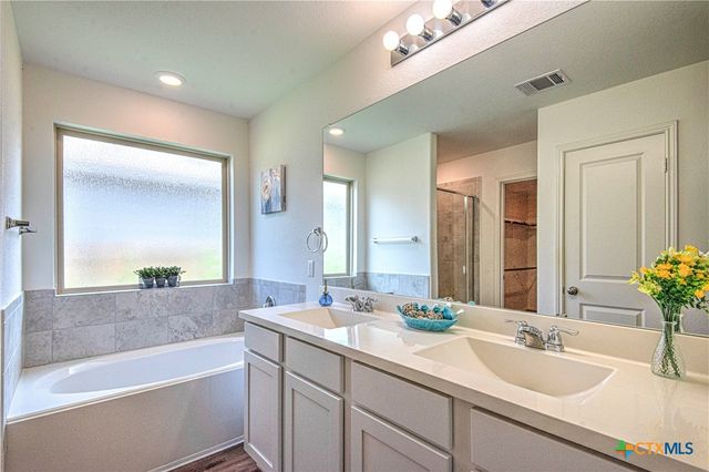 508 Xanadu Drive, Jarrell, TX 76537