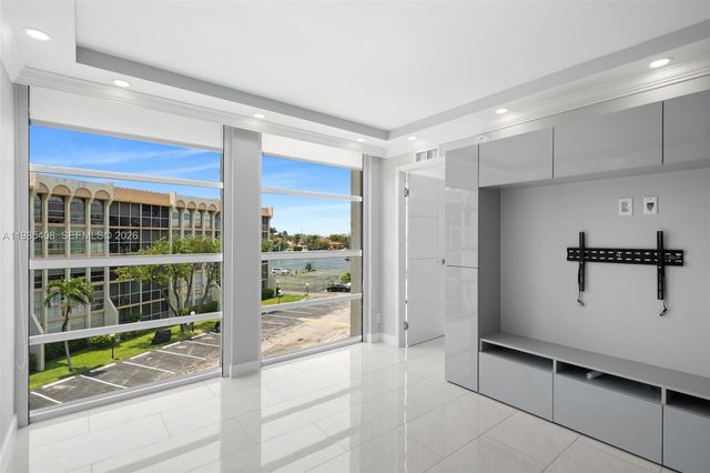 701 Three Islands Blvd 411, Hallandale Beach, FL 33009