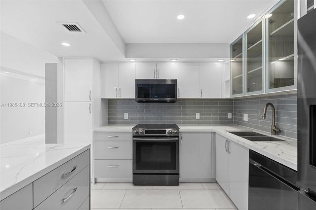 701 Three Islands Blvd 411, Hallandale Beach, FL 33009