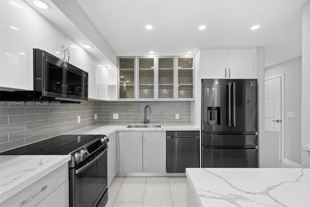 701 Three Islands Blvd 411, Hallandale Beach, FL 33009