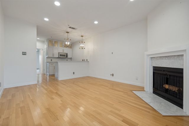 4111 Cole Avenue 32, Dallas, TX 75204