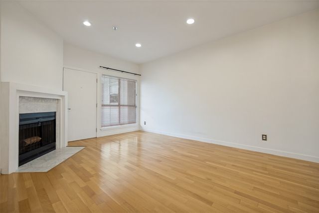 4111 Cole Avenue 32, Dallas, TX 75204