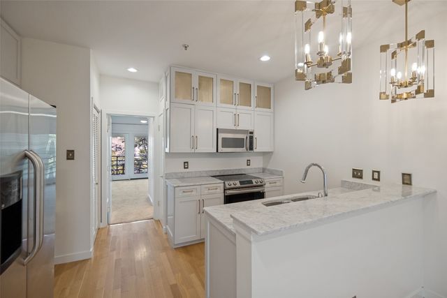 4111 Cole Avenue 32, Dallas, TX 75204