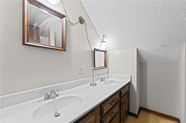 13312 W 61st Terrace, Shawnee, KS 66216
