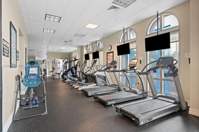 3415 N Ocean Drive 204, Hollywood, FL 33019