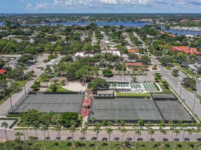 298 MONTELLUNA DRIVE, North Venice, FL 34275