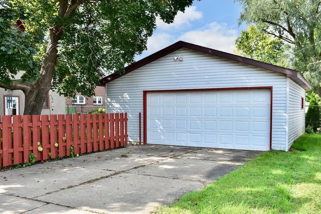 1252 W Broadway Street, Winona, MN 55987