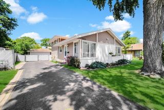 1020 Hahn Place, West Chicago, IL 60185