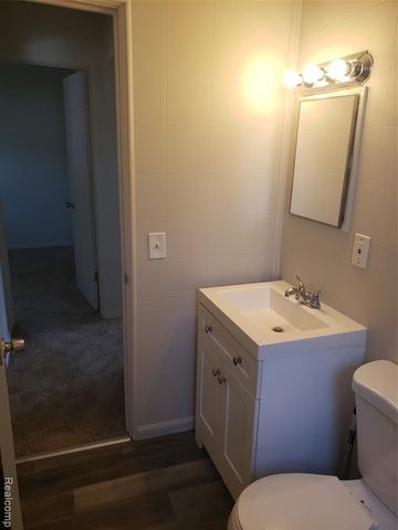 2157 Webber Avenue, Burton, MI 48529