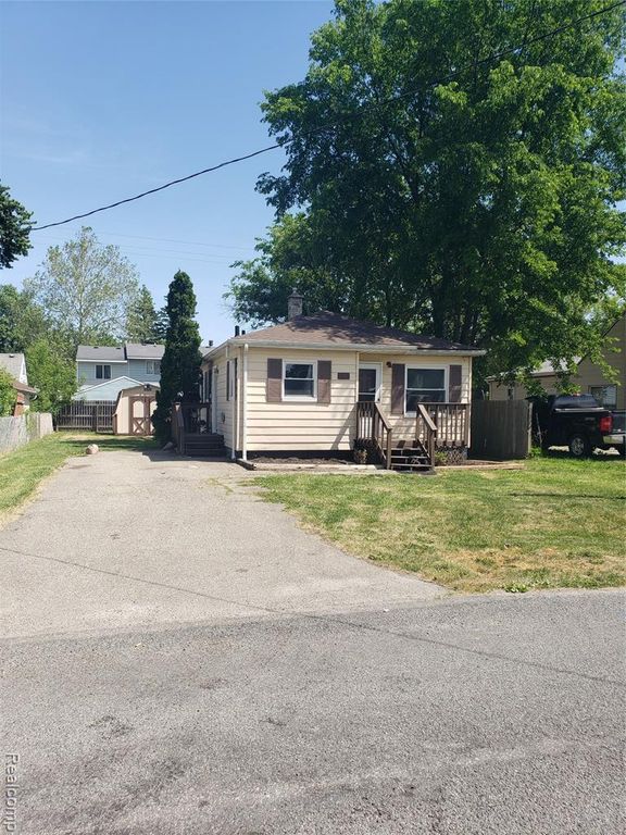2157 Webber Avenue, Burton, MI 48529