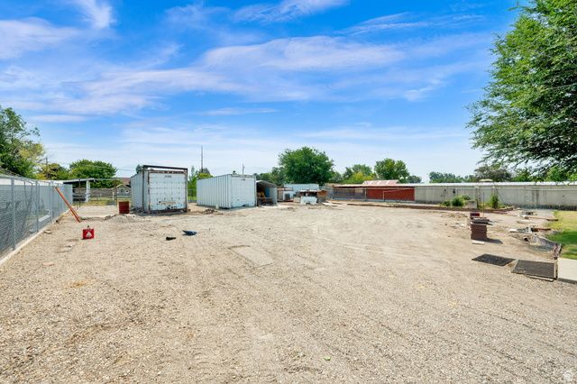 7057 S 2800 W, West Jordan, UT 84084