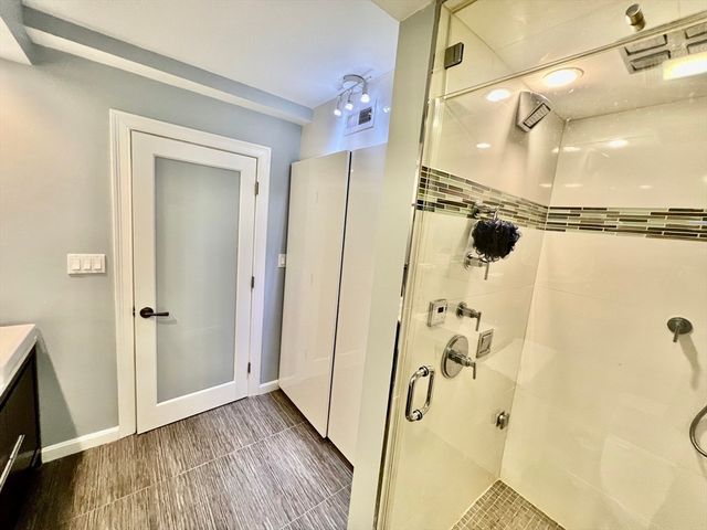 57 Broadlawn Park 16, Boston, MA 02467