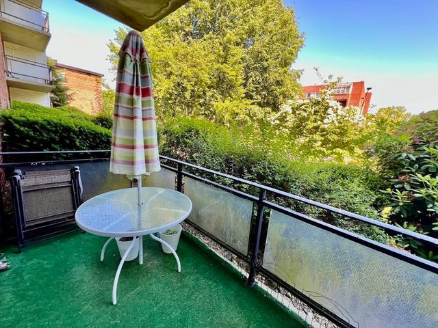 57 Broadlawn Park 16, Boston, MA 02467