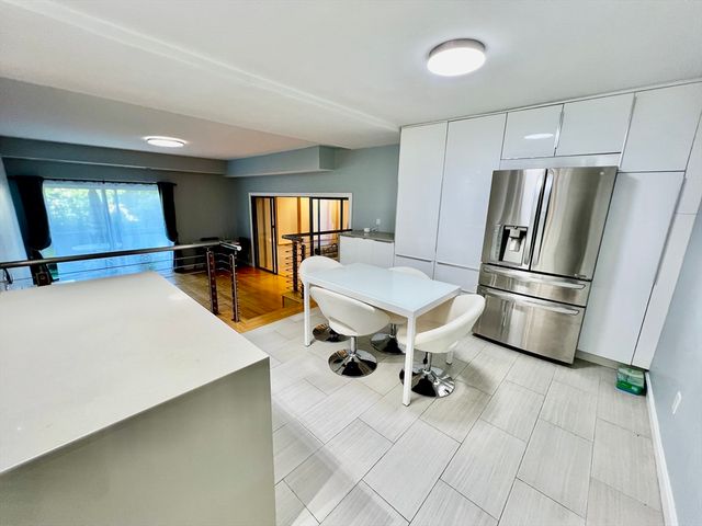 57 Broadlawn Park 16, Boston, MA 02467