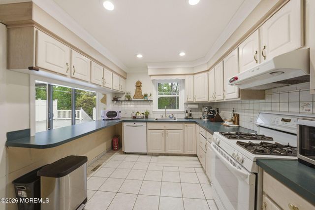 58 Duchess Court, Freehold, NJ 07728