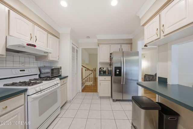 58 Duchess Court, Freehold, NJ 07728