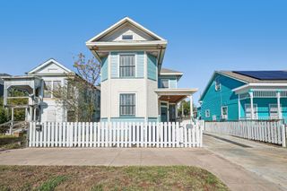 1910 Avenue M 1/2, Galveston, TX 77550
