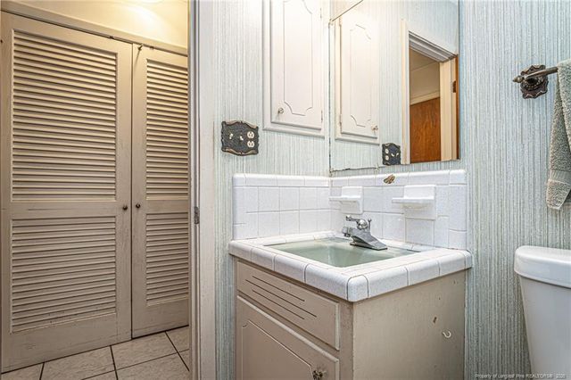 409 Southwick Drive, Fayetteville, NC 28303