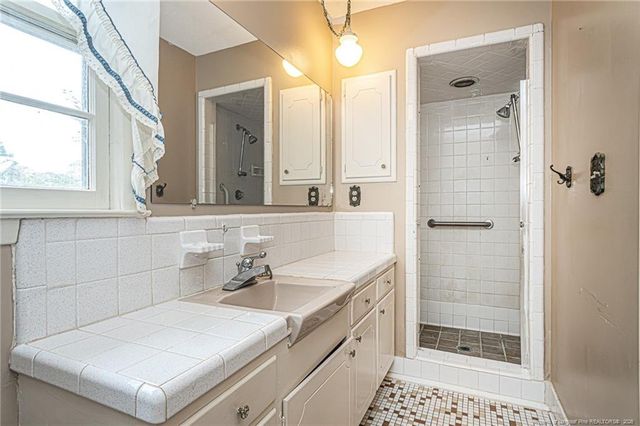 409 Southwick Drive, Fayetteville, NC 28303