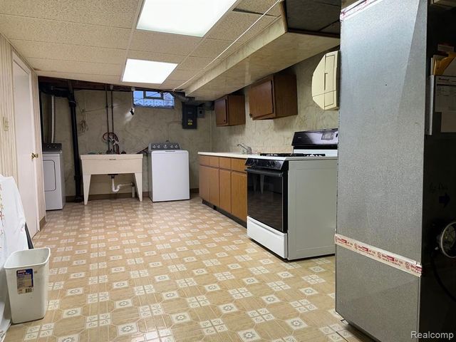 4211 Gunther Drive, Sterling Heights, MI 48310