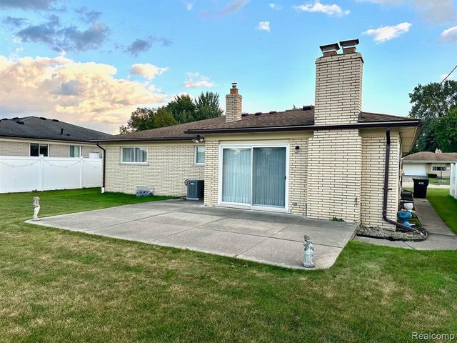 4211 Gunther Drive, Sterling Heights, MI 48310